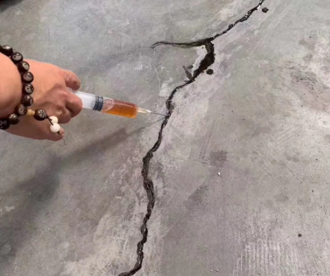 峪泉镇混凝土裂缝修补技术详解​